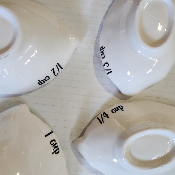 Christmas Gnome Measuring Cups Set of 4 Holiday Kitchen Decor Ceramic Baking Set - Picture 5 of 11